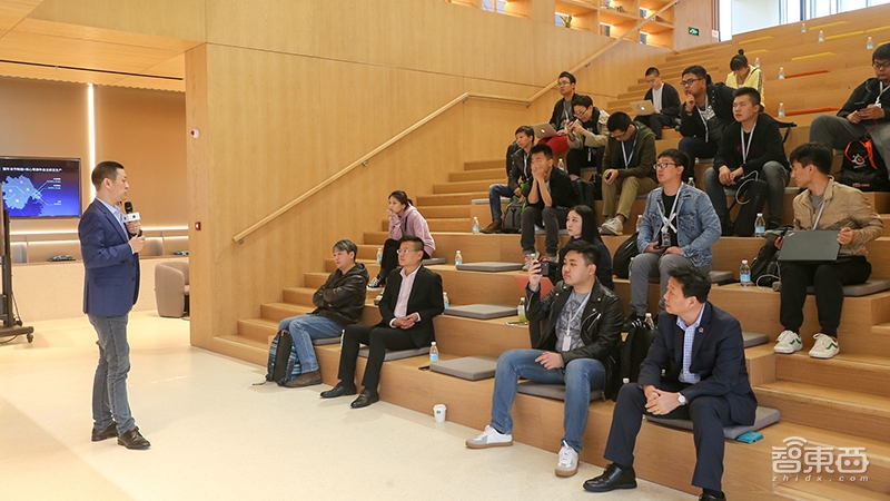 蔚來首次敞開造車車間！李斌現(xiàn)場回應(yīng)質(zhì)量質(zhì)疑，透露新車進(jìn)展