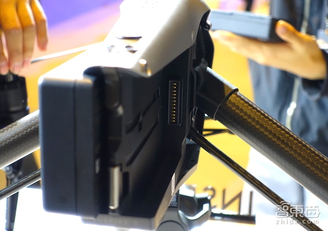 大疆“悟”2和精灵4 Pro国内首飞 最快下周发货