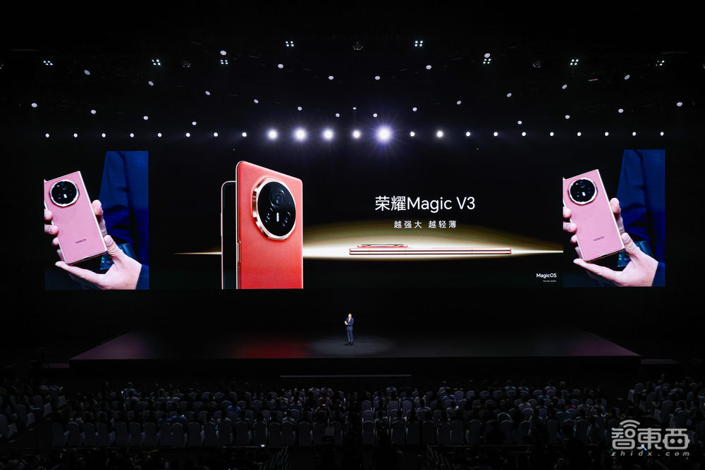 年度高端手機(jī)決戰(zhàn)打響：折疊屏打先鋒，AI和輕薄成對(duì)抗焦點(diǎn)