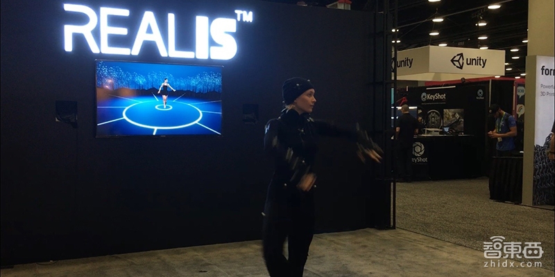 图像AI大佬都在这争风炫技:表情和动作捕捉帅出新高度