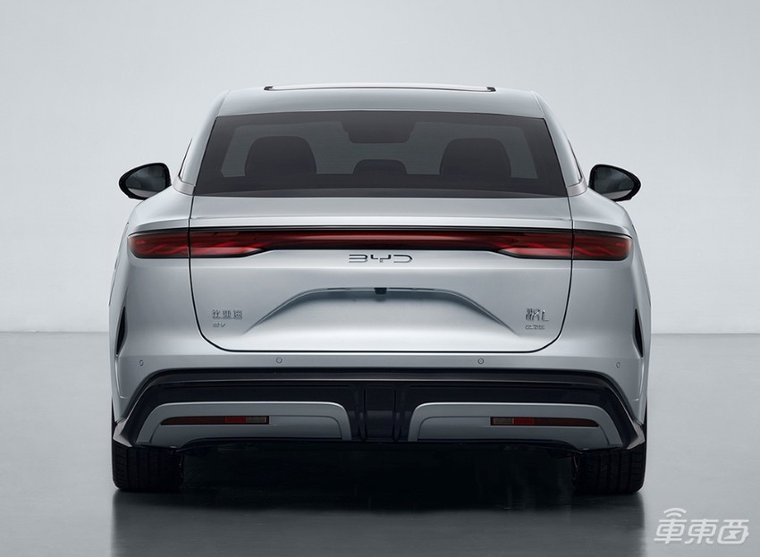 八大新车炸裂登场！问界M8、千匹马力比亚迪汉、焕新Model Y…一文看尽细节