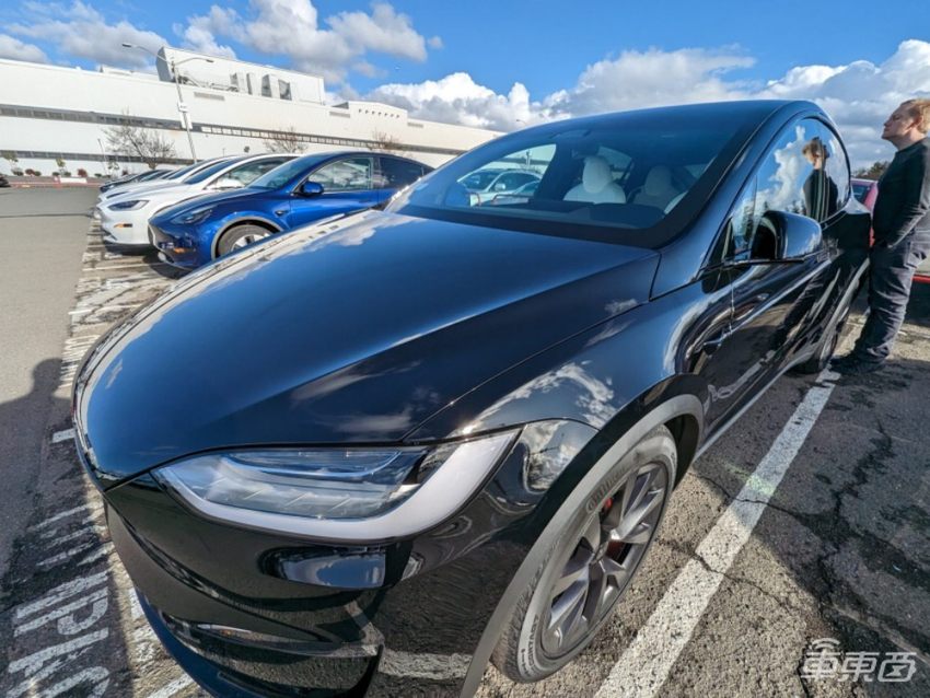 特斯拉在欧洲交付全新Model S/X，或配备最新自动驾驶硬件