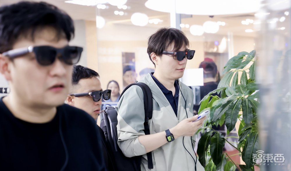 首发体验XREAL Air 2 Pro，重新“定义”AR眼镜？对话XREAL创始人徐驰