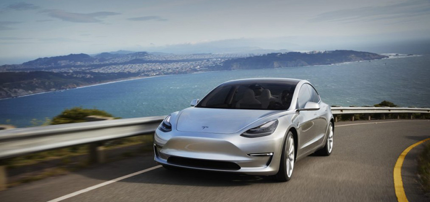 马斯克：年底会推完全自动驾驶功能！但需用户监控