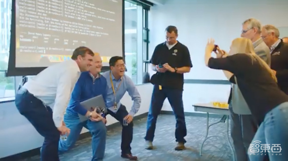 亚马逊两代CEO：贝索斯和他的“影子”