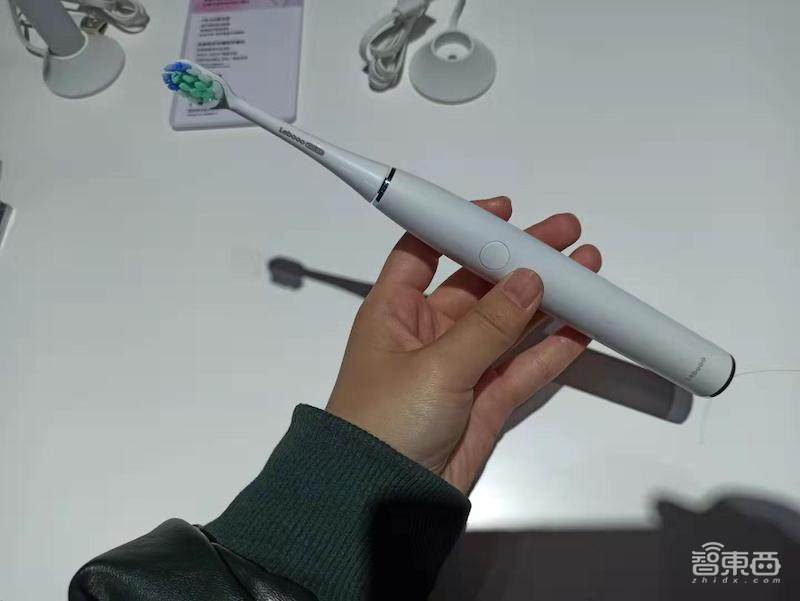 荣耀再发一款千元机！搭20W快充+4800万后置三摄方案