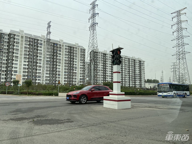 快遞小哥終結(jié)者!?真實(shí)體驗(yàn)北京三家無(wú)人配送車