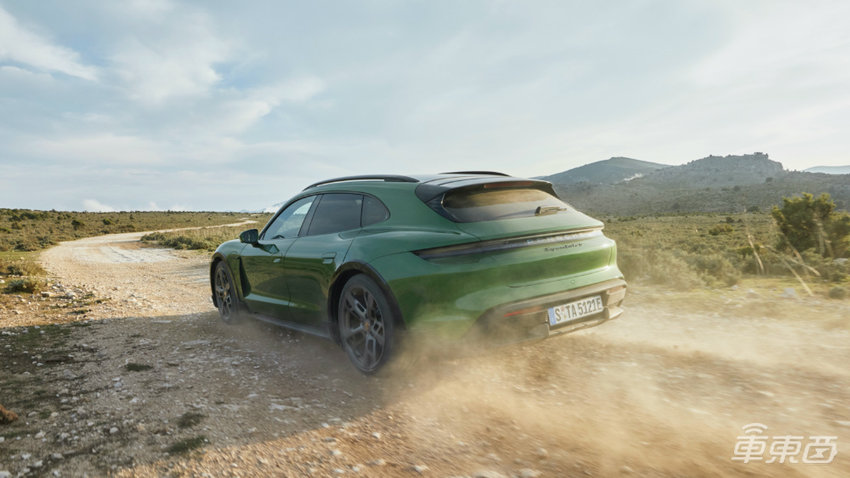 保时捷Taycan半年内第四次召回！原因各不相同，这次是双闪惹祸了