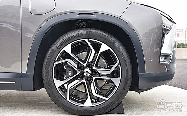 【视频】 蔚来ES8赛道暴力试驾!虐出33个国民拷问