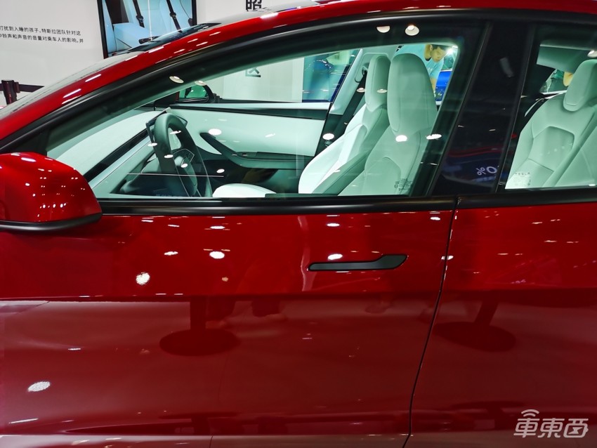 实拍特斯拉新款Model 3：升级20余处，还能成神车吗？