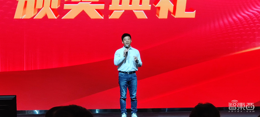 馋哭了!雷军给小米工程师发了200万美元“年终奖”