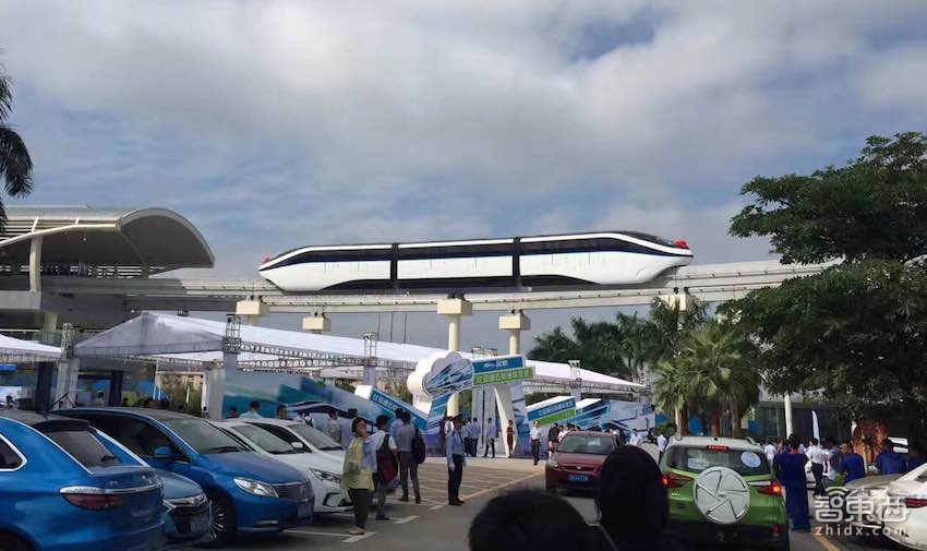 投资50亿历时五年 比亚迪“云轨”今日深圳通车