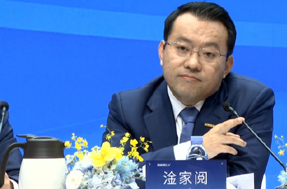 吉利三位核心高管调整!揭秘极氪私有化真相,公布三大合并目标