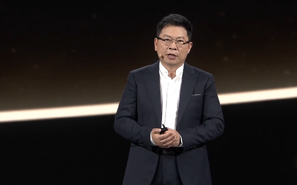 余承东连晒两款新车，明年试点商用L4！华为开始给车圈上强度了