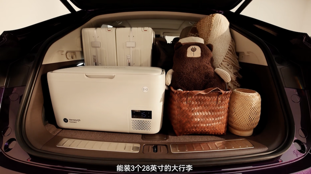 余承东发了“鸿蒙版保时捷”！一口气连上三款车，公开回应问界