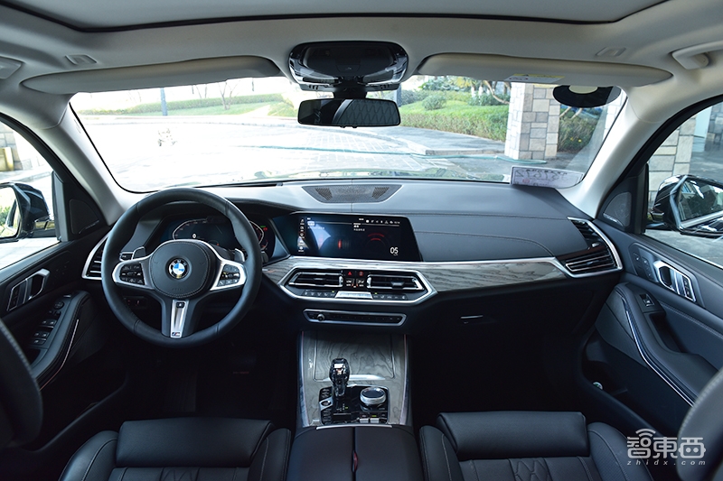 试驾宝马旗舰SUV！L2级自动驾驶配6种交互方式，不虚特斯拉