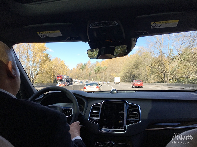 年度最炫科技HoloLens首体验 微软和沃尔沃到底做了啥?