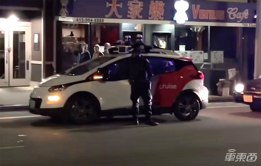 通用亲儿子Cruise的全无人出租车可收费运营了!
