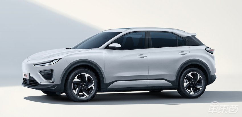 哪吒X 10.88万起售!标配高通8155芯片,支持L2+智能驾驶