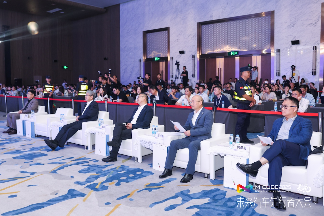 余承东组局武林大会!奇瑞表决心听华为,上汽砸60亿打造尚界