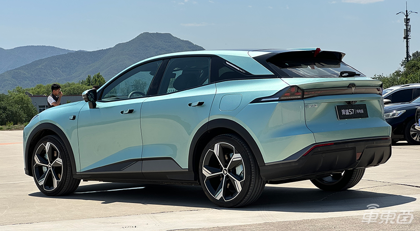 十几万买台增程SUV!试驾深蓝S7,会是年轻人的心头好吗?