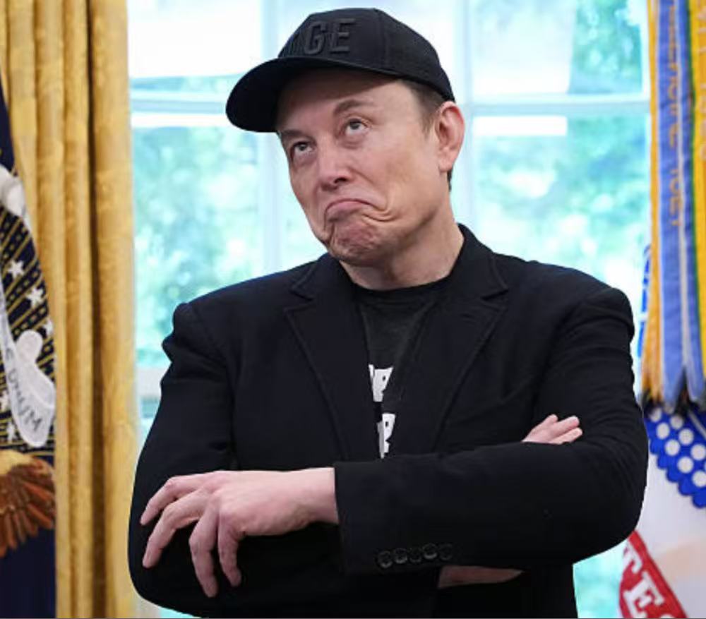 Nano Banana“终极玩法指南”上线！从合影到3D建模，AI作图“全能王”诞生