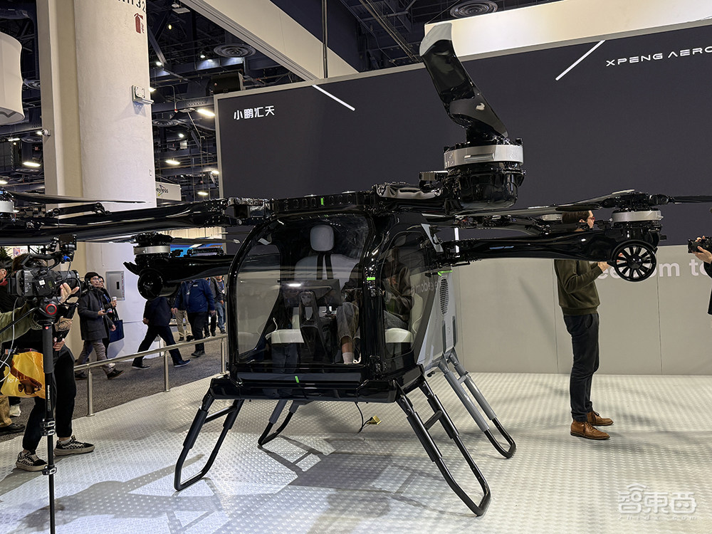 暴走4万步逛遍CES2025:十大方向最火,中企已上牌桌,万物皆可AI