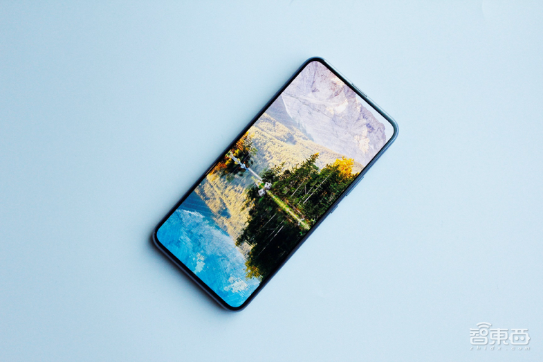 榮耀也玩跨界合作 或聯(lián)手特斯拉推定制版Magic2