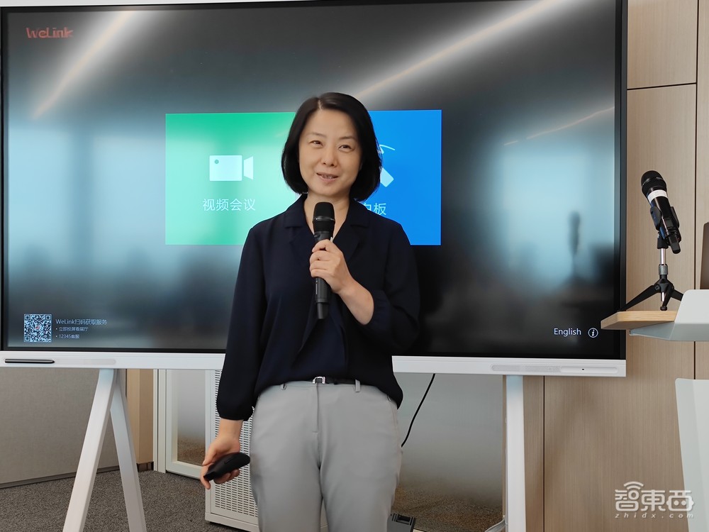 深度对话华为鸿蒙OS设计师:为什么要万物“卡片化”,2亿用户后的路怎么走?