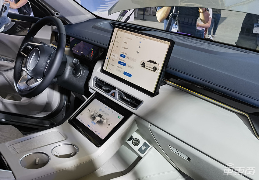 魏牌新摩卡DHT-PHEV正式上市:23.18万开卖、综合续航超1100km