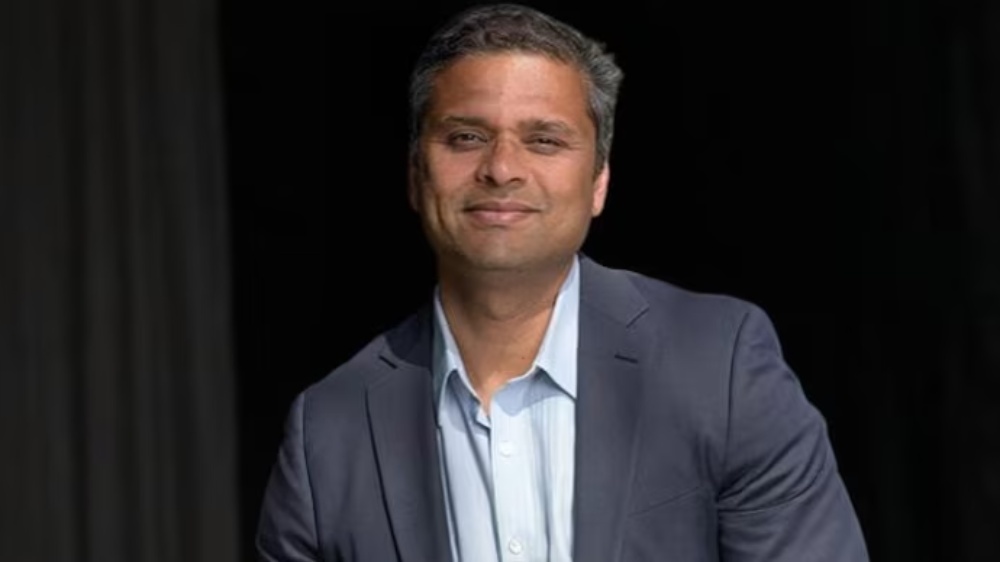 硅谷AI大佬迁徙图谱:32人易职,有人反复横跳,苹果最伤