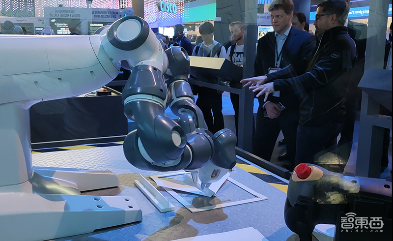 5G折叠屏彻底引爆手机新革命!48小时逛遍巴展纯干货