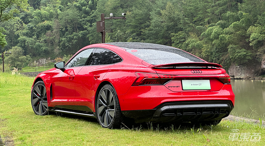 试驾奥迪e-tron GT：是少数人的大玩具，但真的好玩