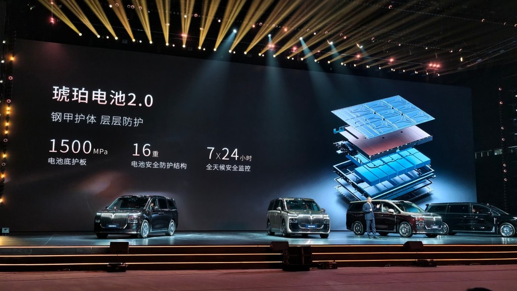 41.99万起！岚图梦想家9上市，升降立标首秀
