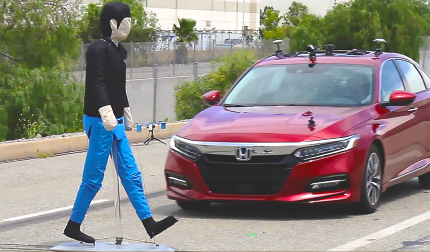 行人防撞系统形同虚设！四款中级车AEB横评 全部差评