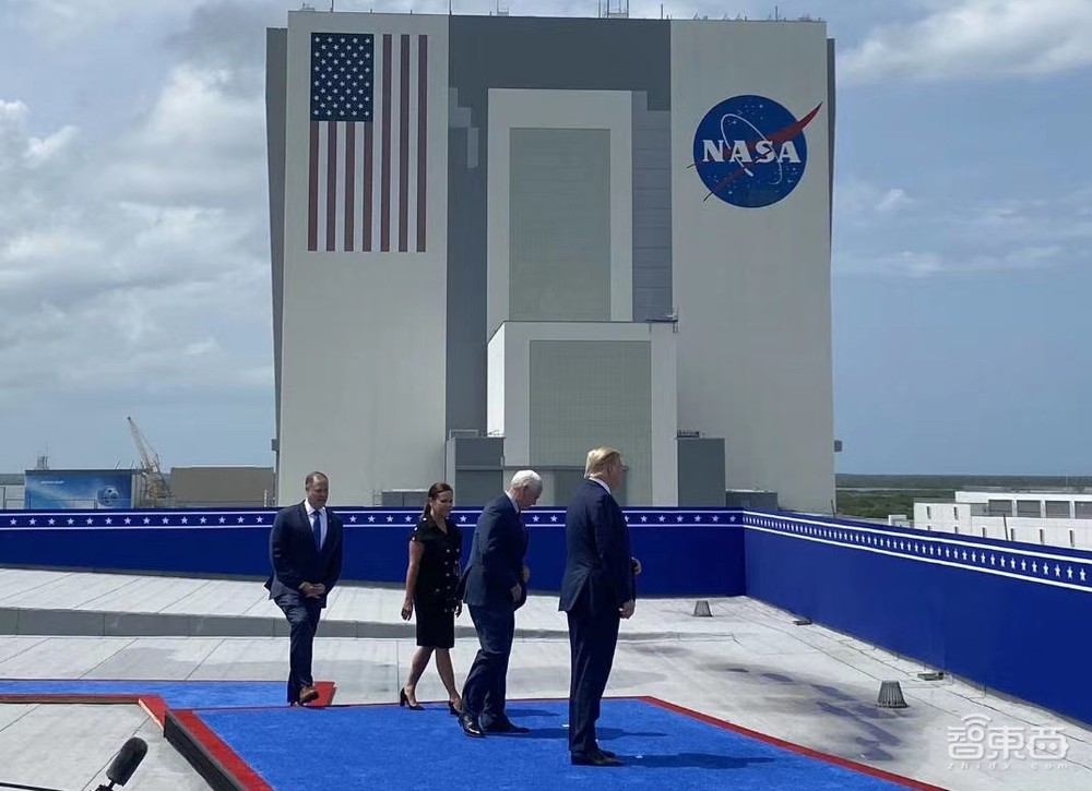 太空旅行時代到了！馬斯克載人飛船發(fā)射成功，特朗普也來了，驚心動魄72小時回顧