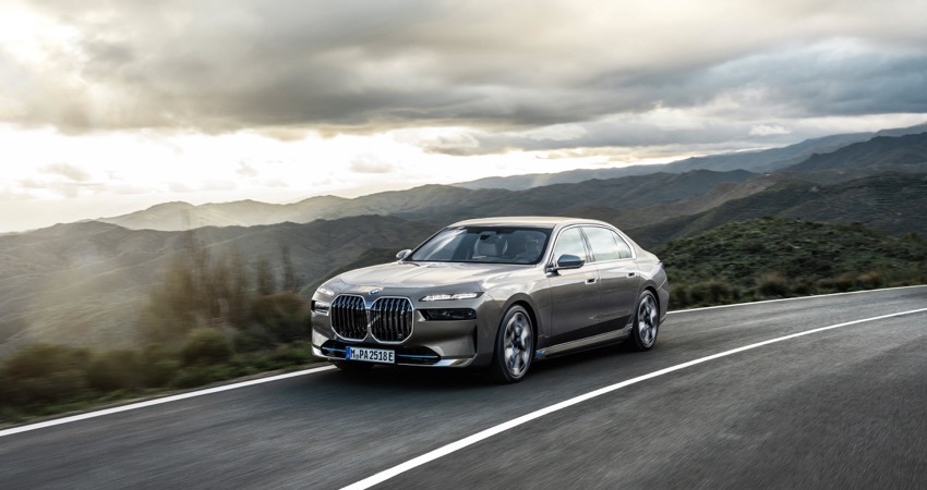 宝马最豪华纯电车来了！最高支持L3，后排直接变身顶级影院