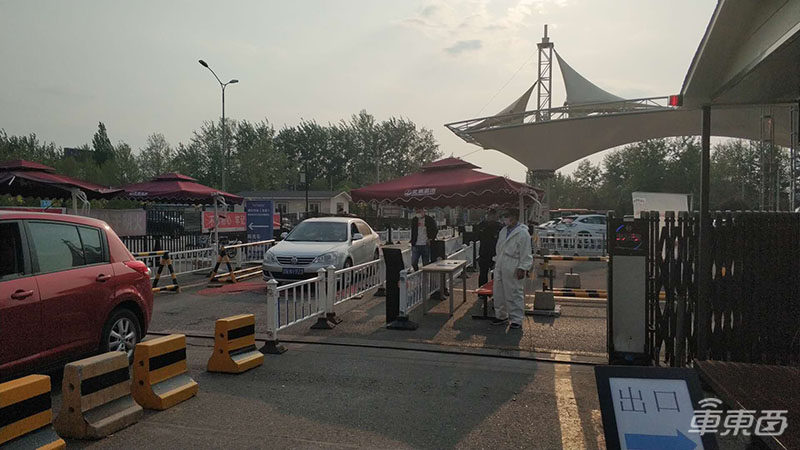 北京电动车市真相调查:特斯拉蔚来卖疯!吉利比亚迪割肉促销