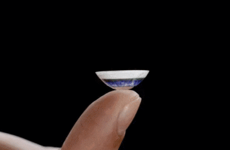 首款AR隐形眼镜要来了！能闭眼看片，还能无线充电