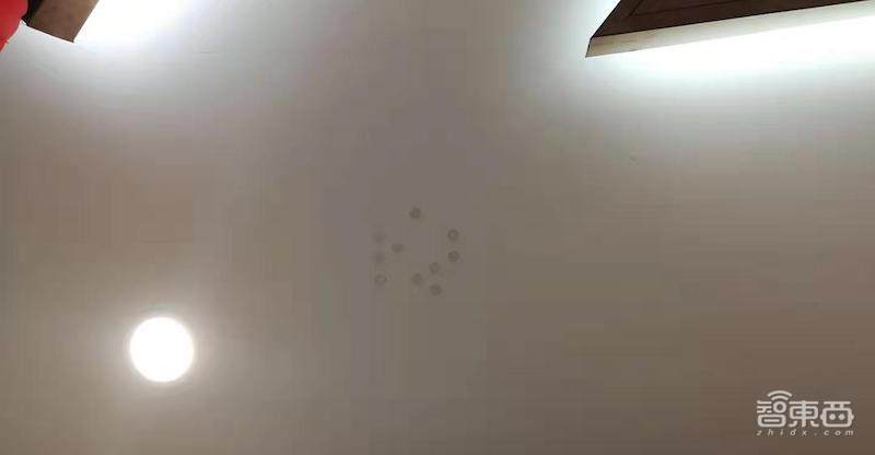 送餐机器人迎来落地潮！亲探北京市场真相，两大玩家斗法