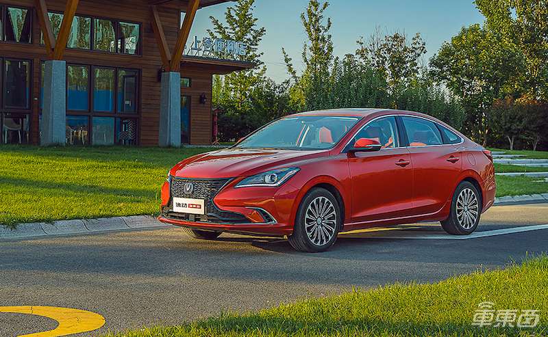 长安逸动PLUS 7.29万开卖 配置大幅升级比老款只贵1000元