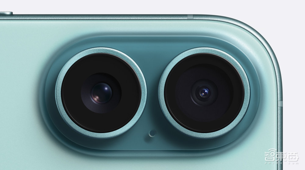 iPhone 16配色丑上热搜?苹果一分钱没涨,给了史上最大屏、最强3nm芯,中文版AI官宣