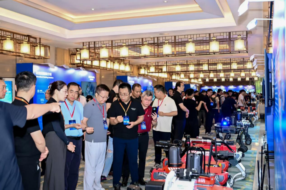 云深处科技举办全球合作伙伴大会,重新定义具身智能的变局时刻