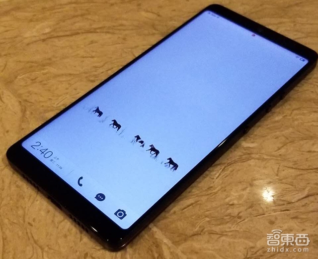 “差一点就是全面屏” 锤子科技新推坚果Pro 2 还捎上了一台空气净化器