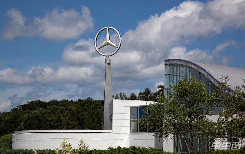 裁员1.5万 市值跌去43% 戴姆勒面临多重危机 首席执行官还不着急