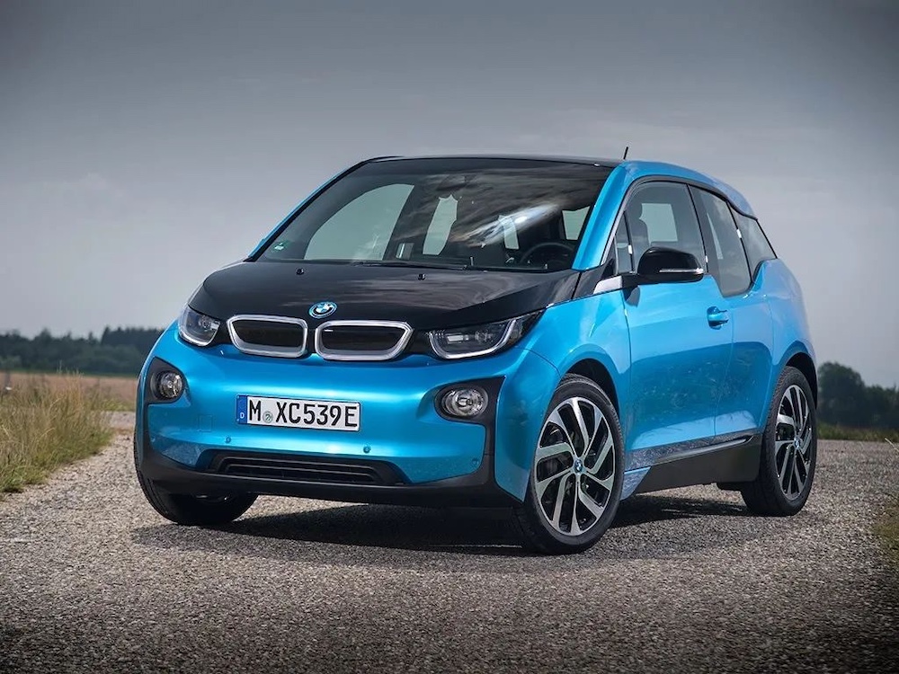 增程车9年销量暴涨8万倍!7大海外车企集体入局,大众回旋镖扎向自己