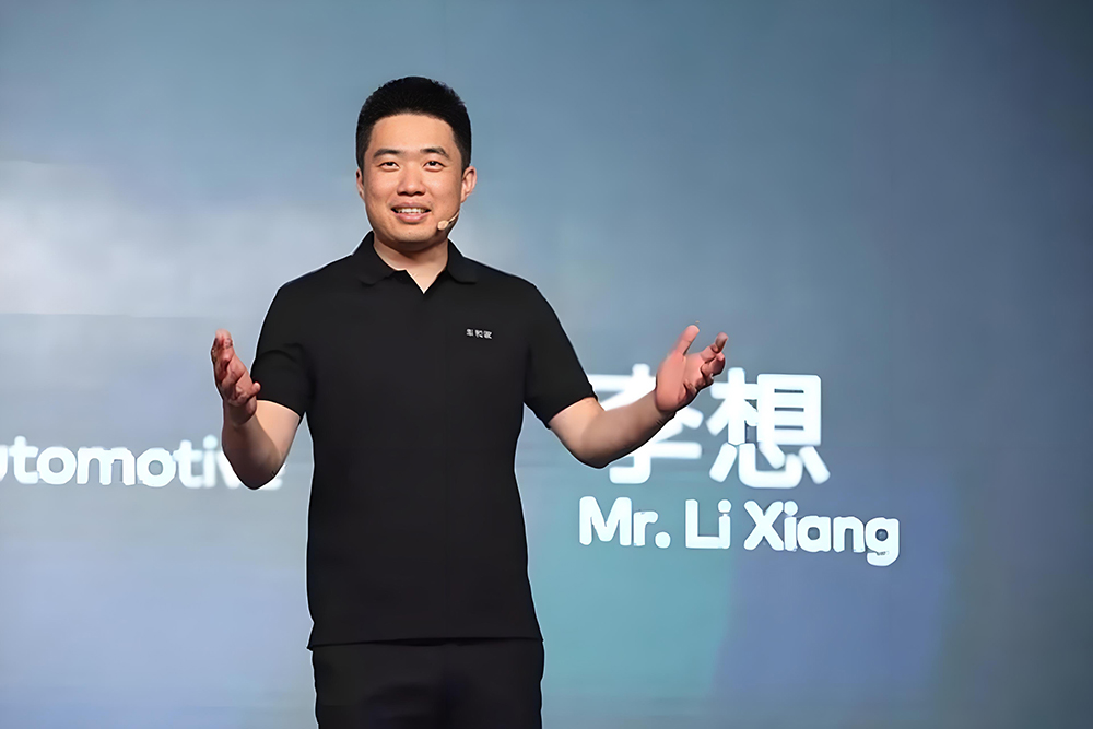 理想又一款纯电来了！i6谍照疑似曝光，尾部更像SUV了