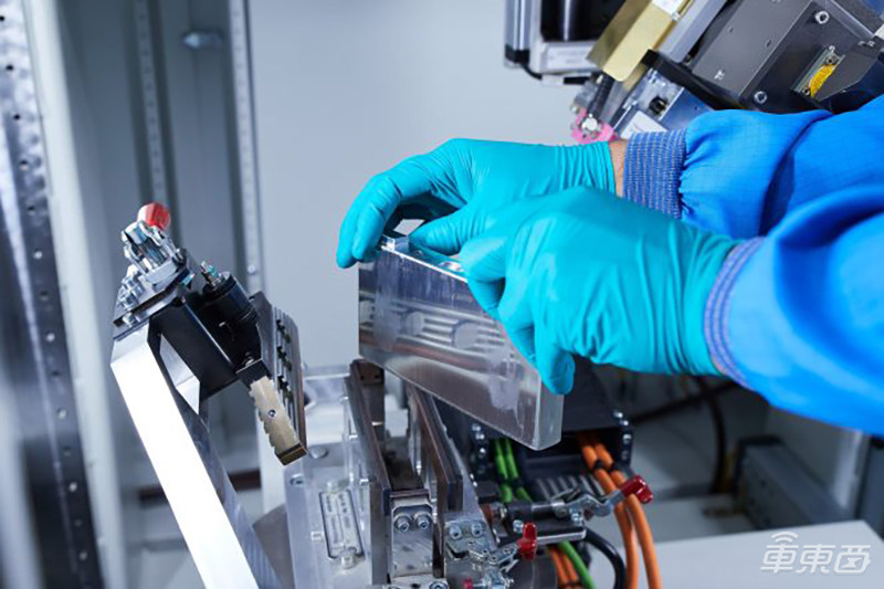 宝马1系纯电版来了 命名为i1  后年上市