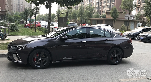 会“飙车”的美女 深度试驾别克全新君威GS