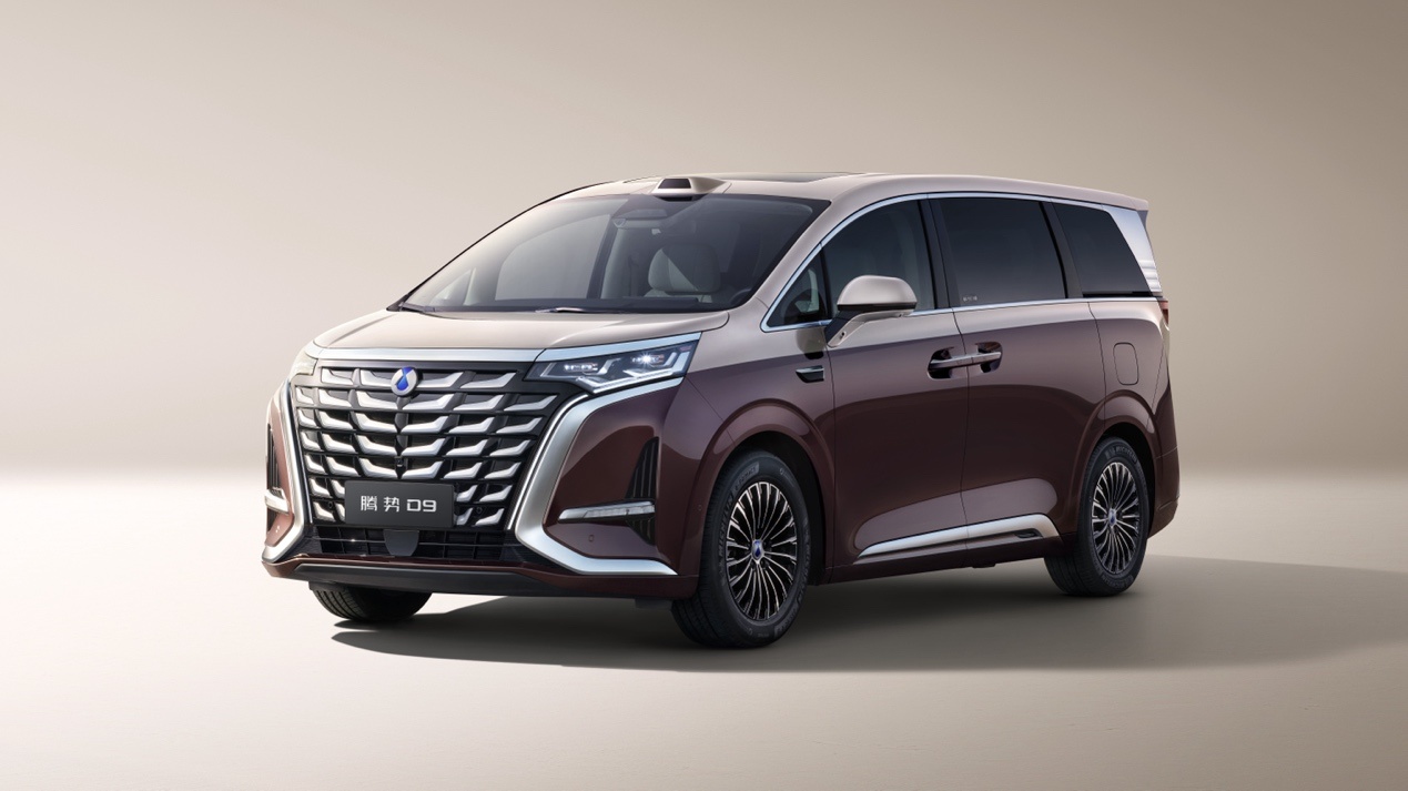 比亚迪四大品牌“包馆”成都车展：技术下沉与豪华上行并行